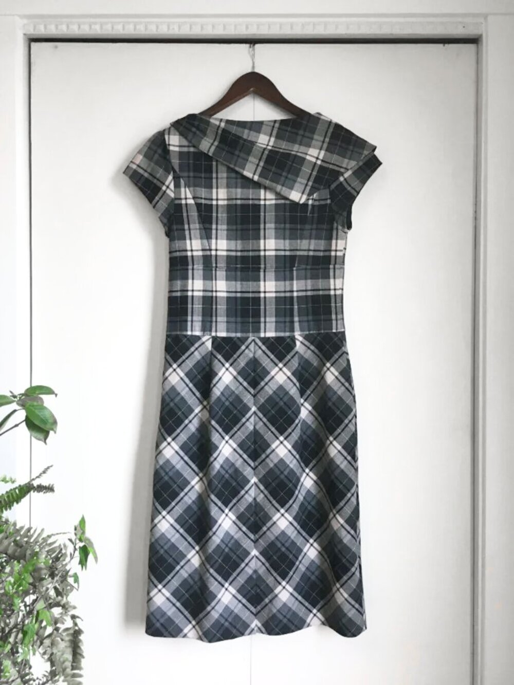 Vintage 90s Le Chateau Plaid Indie Cap Sleeve Large Folded Collar Midi Dress - S
